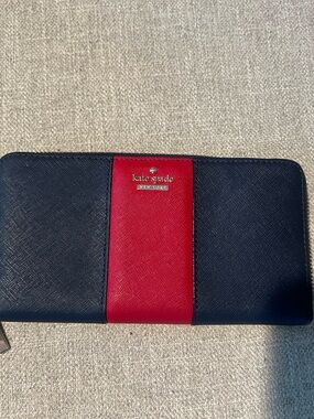 kate spade Navy with Red Center Stripe Saffiano Continental Wallet